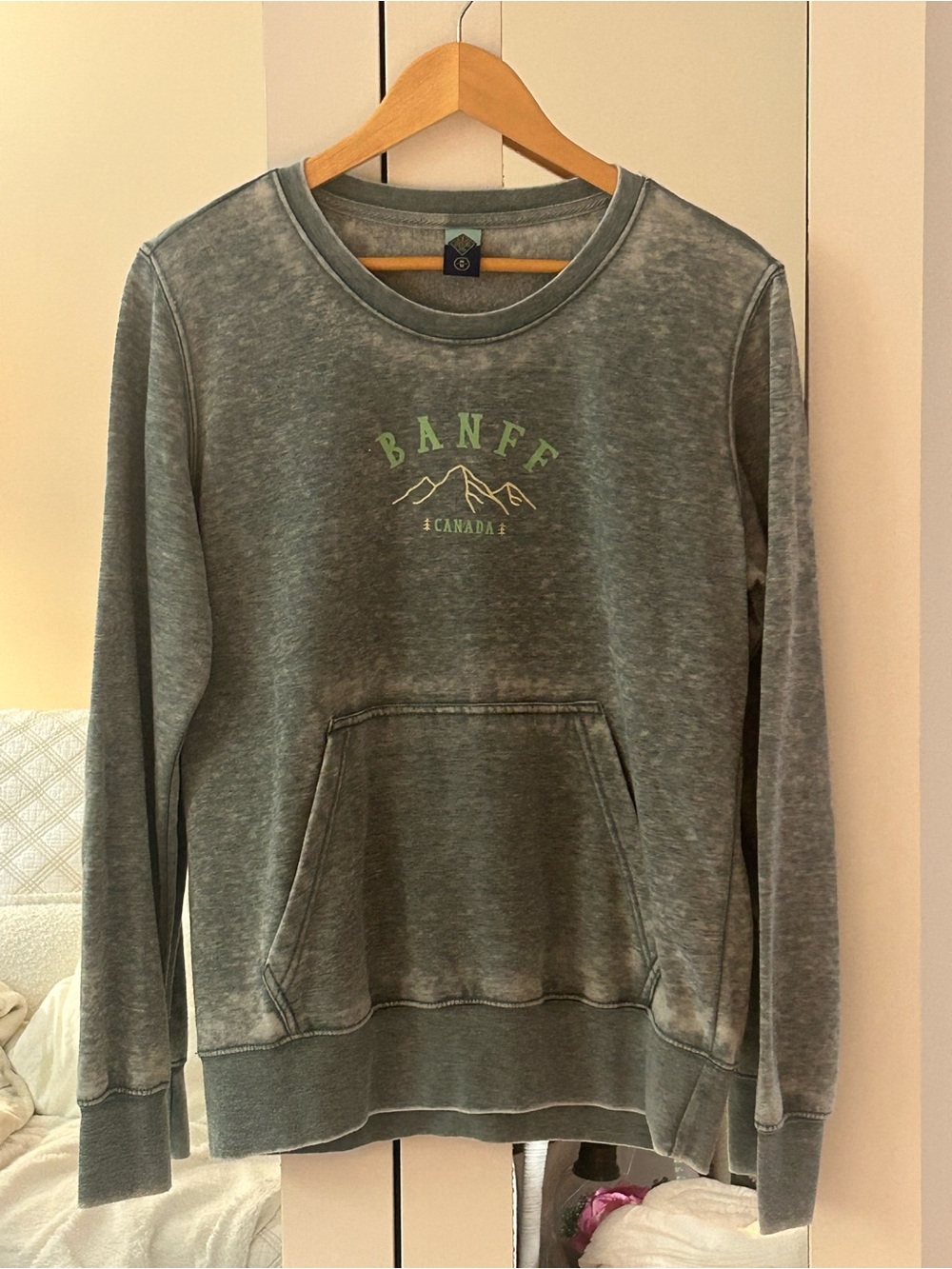 [NWOT] Coastal Culture Banff Canada Distressed teal Sweatshirt - Size M